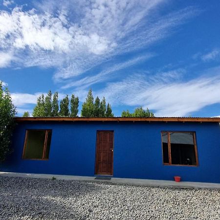 Matices Hostel Terminal El Calafate Bagian luar foto